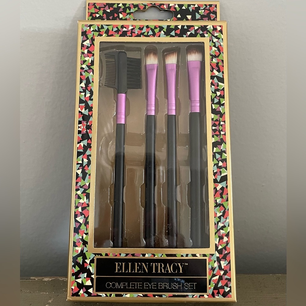 Ellen Tracy Complete Eye Brush Set- BRAND NEW